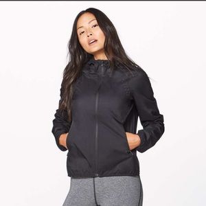 Lululemon Like the Windshell jacket size 6 plum
